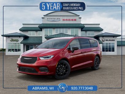 New 2026 Chrysler Pacifica Select w/ S Appearance Package