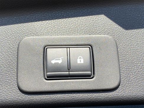 Certified 2025 Nissan Murano SV image 13