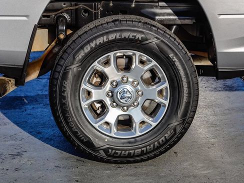 Used 2024 RAM 2500 Laramie AWD/4WD image 12
