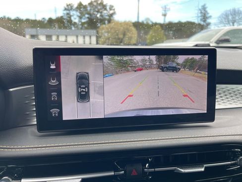 Used 2025 Alfa Romeo Tonale image 11