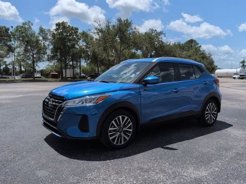 Certified 2022 Nissan Kicks SV FWD image 8