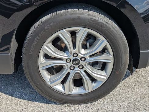Used 2024 Ford Edge Titanium AWD/4WD image 9