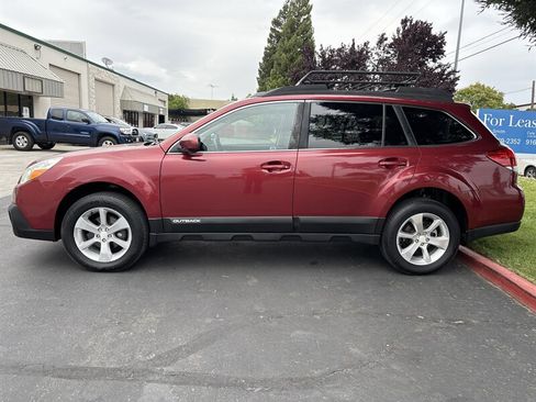 Used 2013 Subaru Outback 2.5i Premium AWD/4WD image 8