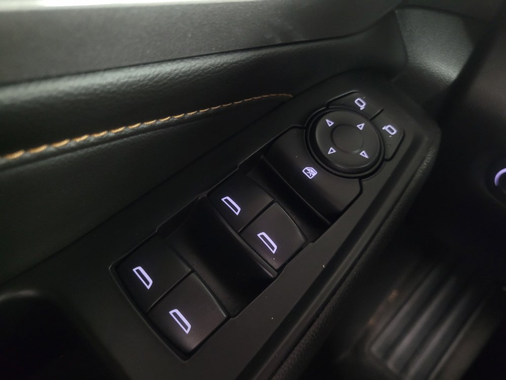 Used 2021 Chevrolet Traverse LS FWD image 27