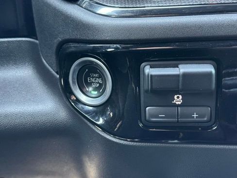 Used 2022 Chevrolet Silverado 1500 ZR2 image 13