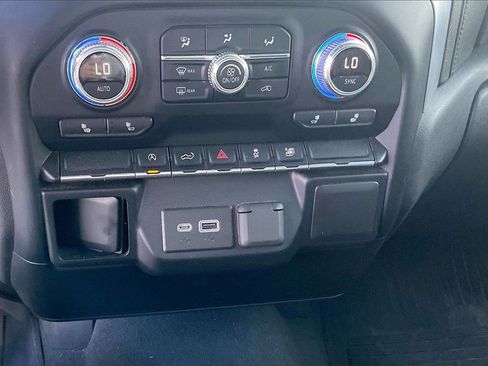 Used 2019 GMC Sierra 1500 SLE w/ SLE Value Package image 17