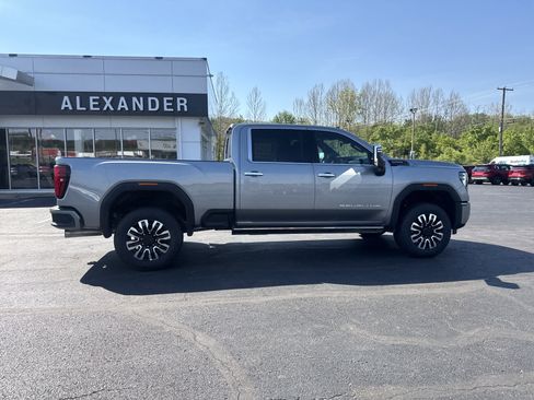 New 2026 GMC Sierra 2500 Denali Ultimate AWD/4WD image 2