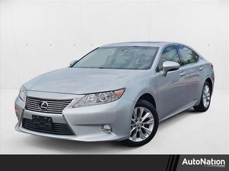 Used 2013 Lexus ES 300h image 1