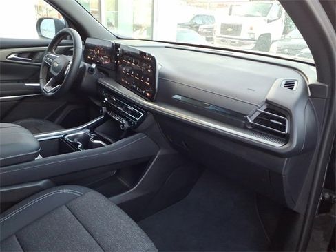 Used 2026 Chevrolet Traverse LT w/ Driver Confidence Package image 9