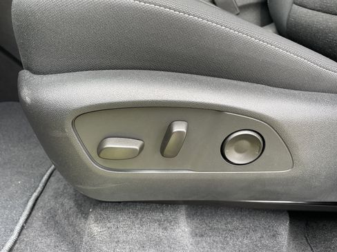 New 2025 Chevrolet Traverse LT w/ Enhanced Driving Package image 12