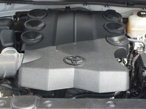 Used 2021 Toyota 4Runner SR5 Premium w/ Moonroof Package AWD/4WD image 28