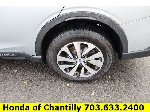 Used 2020 Subaru Outback Premium image 28