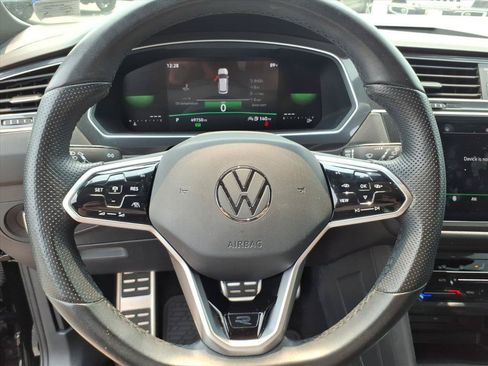Used 2023 Volkswagen Tiguan SE R-Line FWD image 17