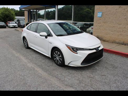 Used 2021 Toyota Corolla LE FWD image 1