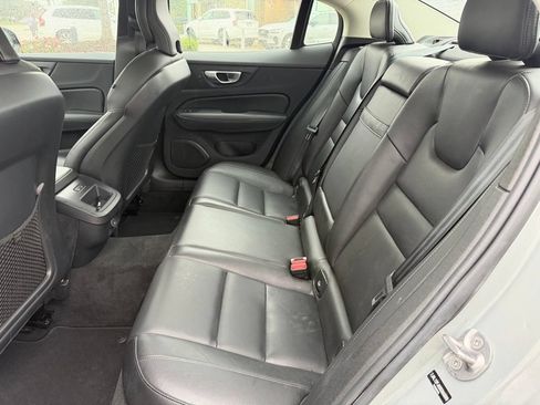 Used 2025 Volvo S60 B5 Core FWD image 13