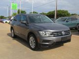 Used 2018 Volkswagen Tiguan S image 4