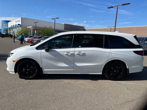 Certified 2024 Honda Odyssey Sport image 8