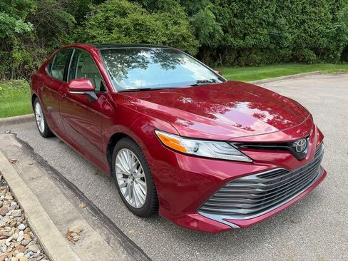 Used 2018 Toyota Camry XLE w/ Audio Package FWD image 3