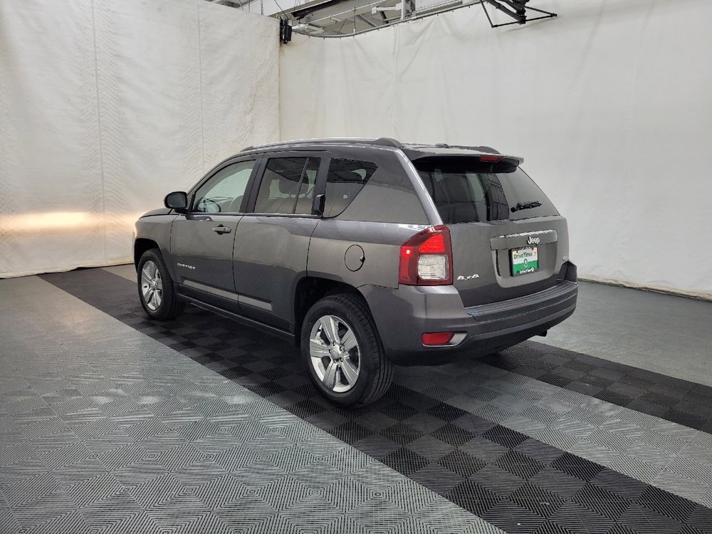 Used 2016 Jeep Compass Latitude AWD/4WD image 5