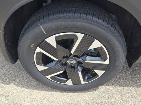Used 2026 Nissan Kicks SV w/ SV Premium Package AWD/4WD image 10