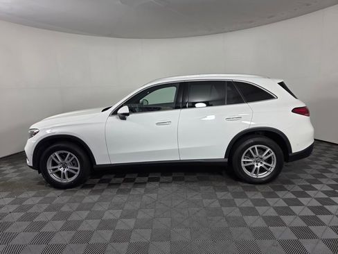 Used 2023 Mercedes-Benz GLC 300 4MATIC image 3