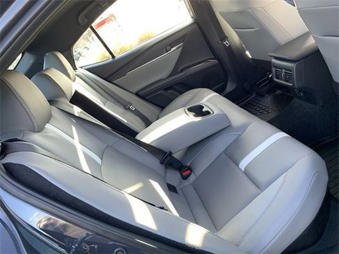 Used 2025 Toyota Camry SE image 12