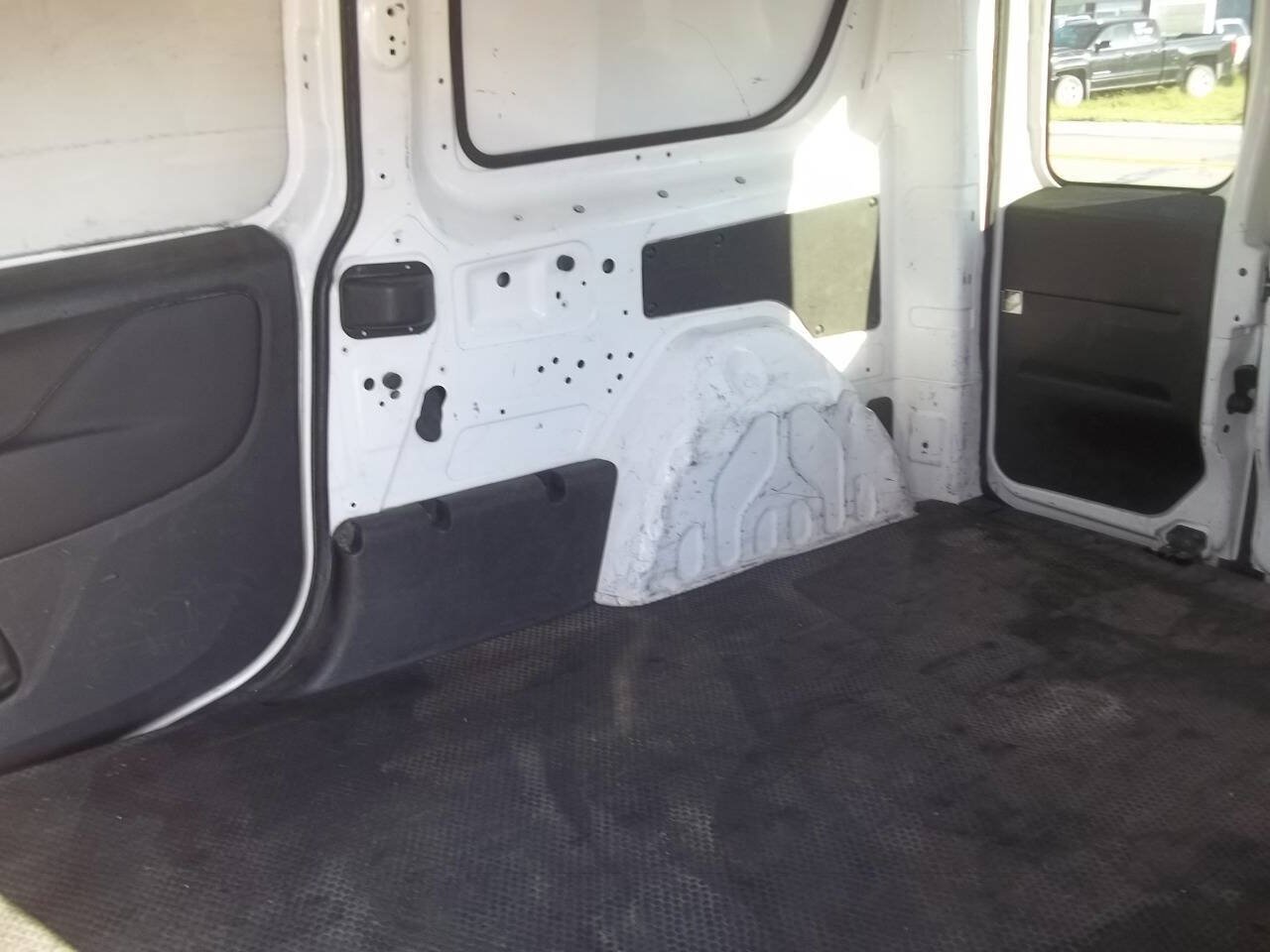 Used 2015 RAM ProMaster City Tradesman SLT w/ Rear Back-up Camera Group FWD image 11