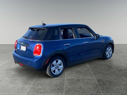 Used 2016 MINI Cooper 4-Door Hardtop image 5