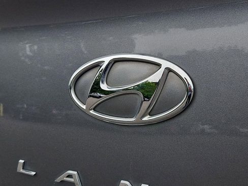 Used 2019 Hyundai Elantra SE FWD image 25