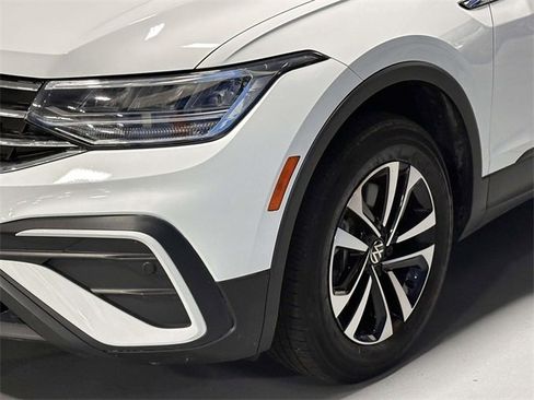 Used 2022 Volkswagen Tiguan S image 10