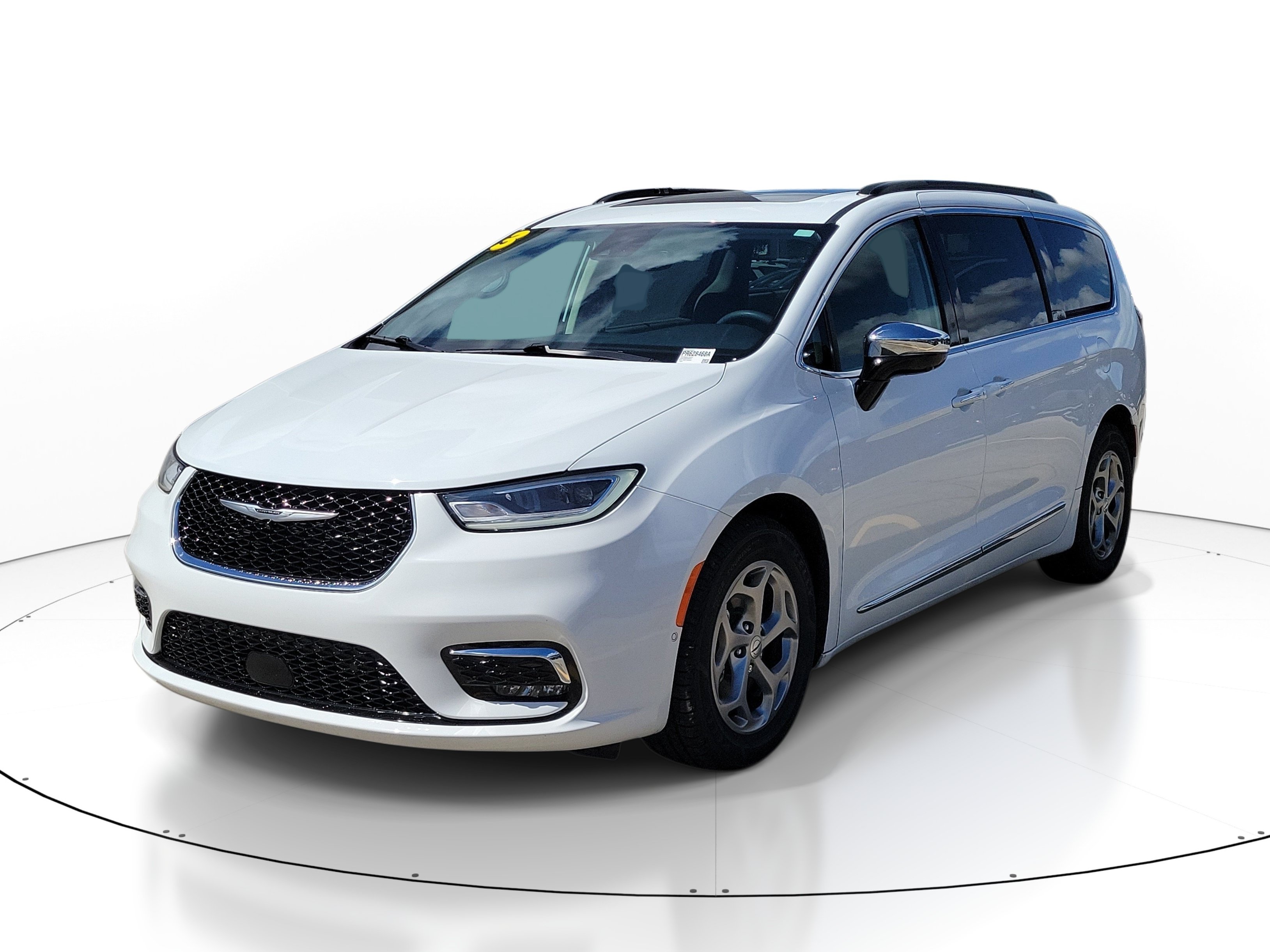Used 2023 Chrysler Pacifica Limited FWD image 3