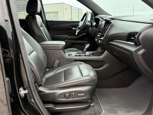 Used 2023 Chevrolet Traverse RS AWD/4WD image 13