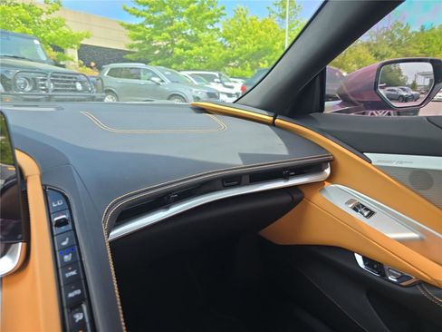 Used 2022 Chevrolet Corvette Stingray Preferred Cpe w/ Z51 Performance Package RWD image 18