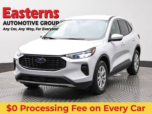 Used 2023 Ford Escape Active w/ Tech Pack #2 AWD/4WD image 1