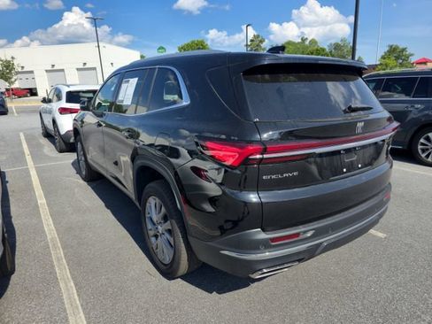 Used 2025 Buick Enclave Preferred FWD image 3
