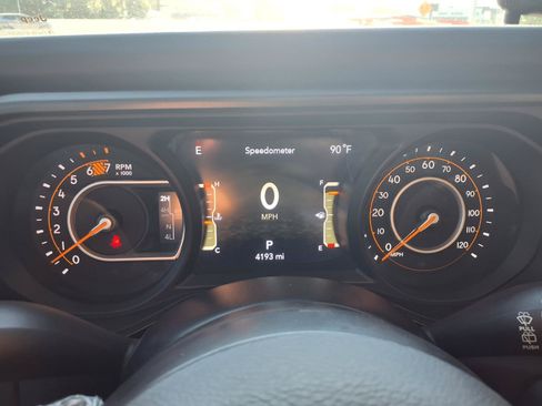 Used 2026 Jeep Wrangler Unlimited Rubicon AWD/4WD image 19