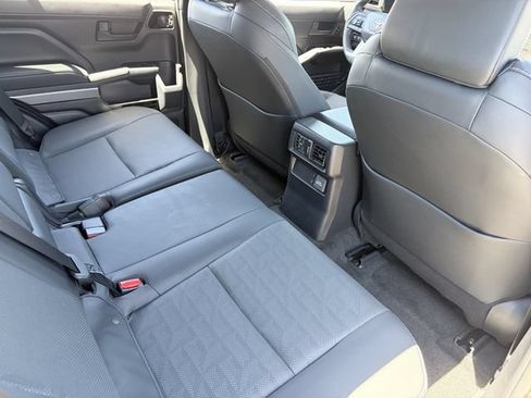 Used 2025 Toyota 4Runner TRD Off-Road Premium AWD/4WD image 15