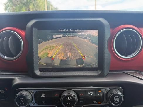 Used 2020 Jeep Wrangler Unlimited Rubicon AWD/4WD image 32