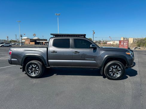 Used 2020 Toyota Tacoma TRD Off-Road w/ Technology Package image 5