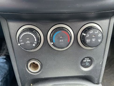 Used 2013 Nissan Rogue S AWD/4WD image 15