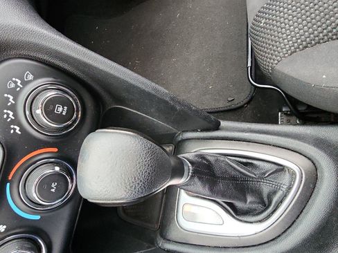 Used 2016 Dodge Dart SE w/ Convenience Group image 15