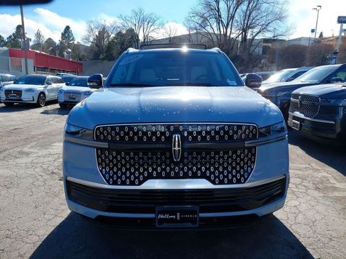 New 2026 Lincoln Navigator Reserve AWD/4WD image 2