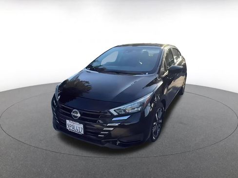 Used 2025 Nissan Versa SV w/ Trunk Package image 7