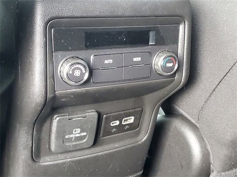 Used 2023 GMC Acadia SLE w/ Driver Convenience Package image 12