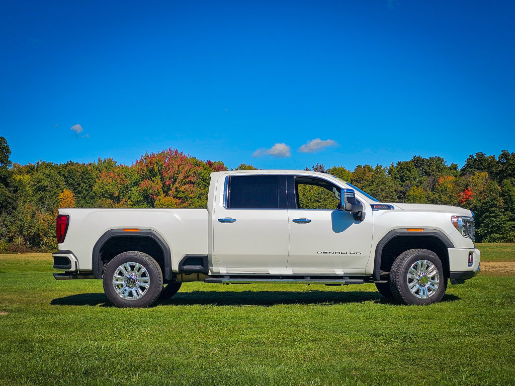 Used 2021 GMC Sierra 2500 Denali w/ Denali Ultimate Package AWD/4WD image 2