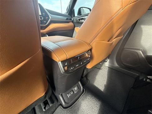 Used 2023 Toyota Highlander Platinum image 20