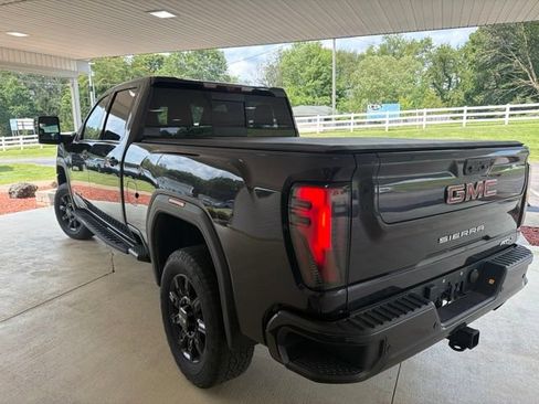 Used 2024 GMC Sierra 3500 AT4 w/ AT4 Premium Plus Package AWD/4WD image 7
