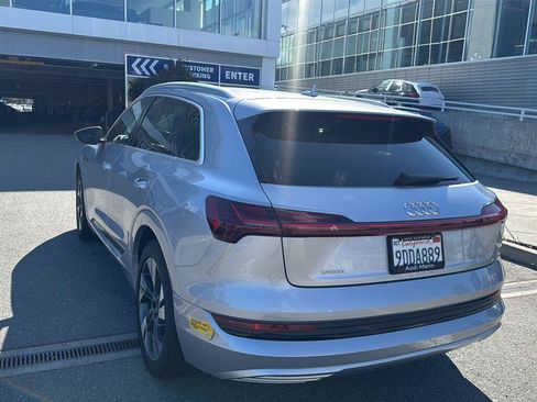 Used 2022 Audi e-tron Premium Plus AWD/4WD image 8