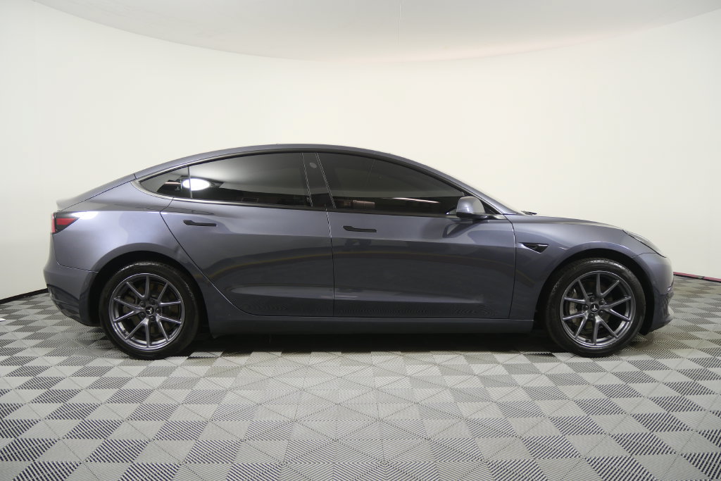 Used 2022 Tesla Model 3 RWD image 3