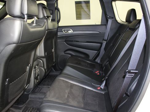 Used 2019 Jeep Grand Cherokee Altitude image 22